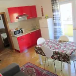 Liana Guest house
