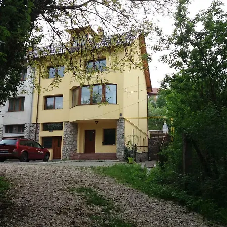 بيت ضيافة Liana 3*