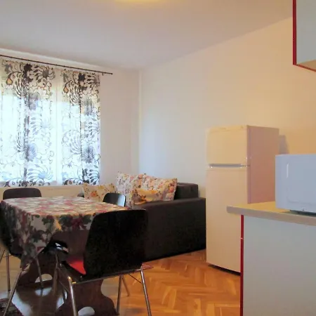 Liana Guest house 3*