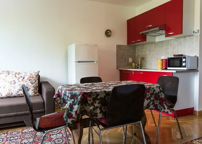 Liana Guest house 3*