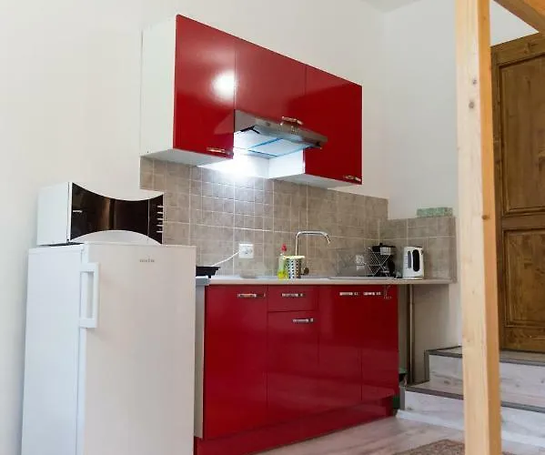 Liana Guest house 3*